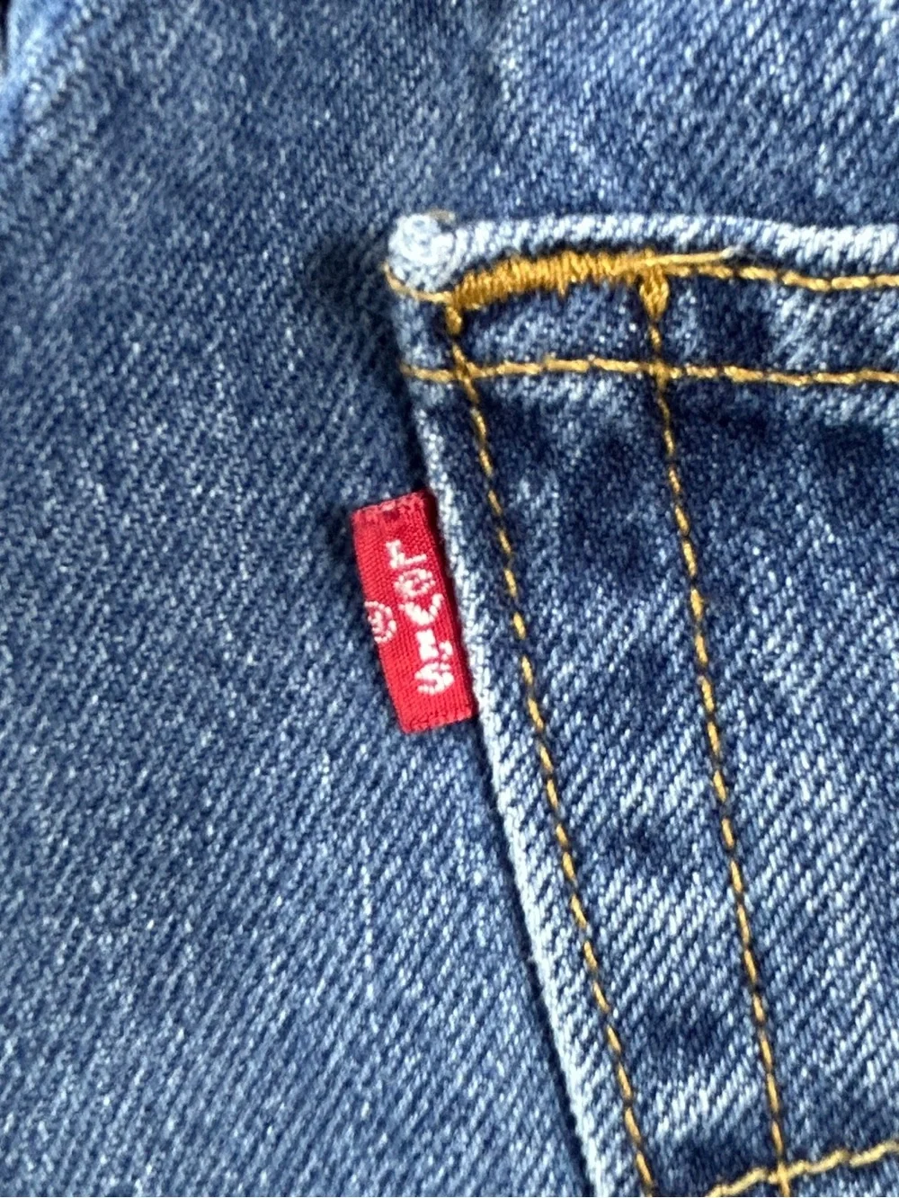 Vintage Y2K Levi’s 505 Regular Fit Zip Fly Jeans